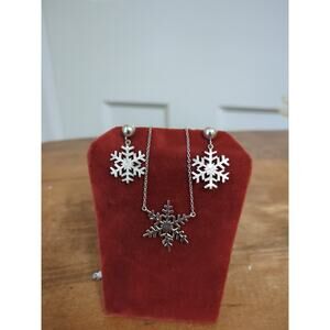 Sterling Vintage Snowflake Necklace And Post Earrings